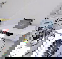 4 BR Apartment Short Walk to Bondi Beach - Foster Accommodation