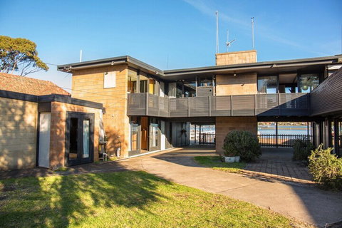 'Southwind' On Main Street - Foster Accommodation 3
