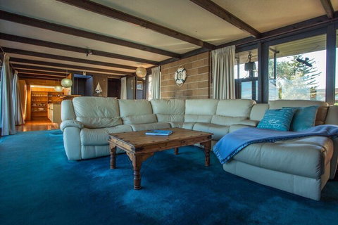 'Southwind' On Main Street - Foster Accommodation 7