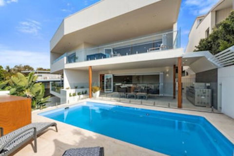 Ultimate Beach House - Foster Accommodation 0