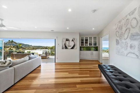 Ultimate Beach House - Foster Accommodation 2