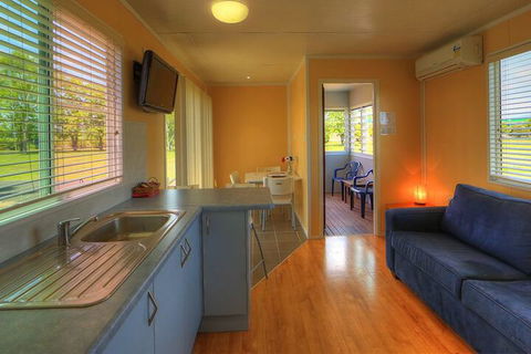 August Moon Caravan Park - Foster Accommodation 6