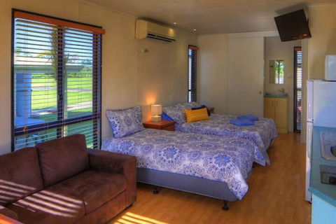 August Moon Caravan Park - Foster Accommodation 7