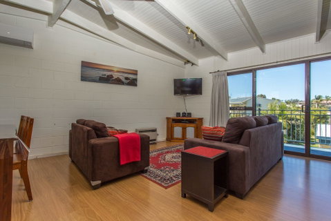 Beachwalk Nine - Foster Accommodation 0