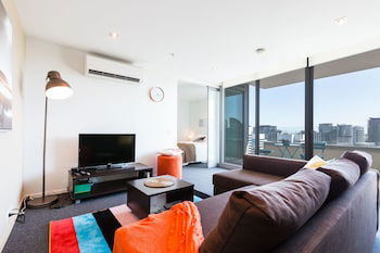 ALLINDA, 1BDR Melbourne Apartment - Foster Accommodation 0