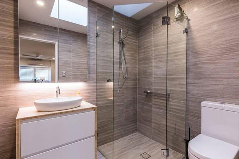 Executive 2 Storey Apartment With Pool - Foster Accommodation 4
