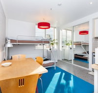 HENRIETTA Carlton Studio Apartment - Foster Accommodation