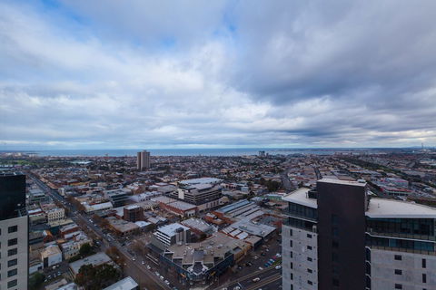 LENA, 2BDR Southbank Apartment - Foster Accommodation 0