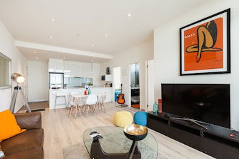 LENA, 2BDR Southbank Apartment - Foster Accommodation 1