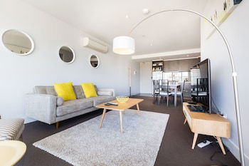ERICA, 2BDR South Yarra Apartment - Foster Accommodation 3