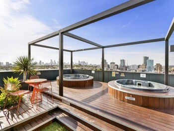 ERICA, 2BDR South Yarra Apartment - Foster Accommodation 1
