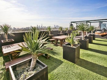 ERICA, 2BDR South Yarra Apartment - Foster Accommodation 2