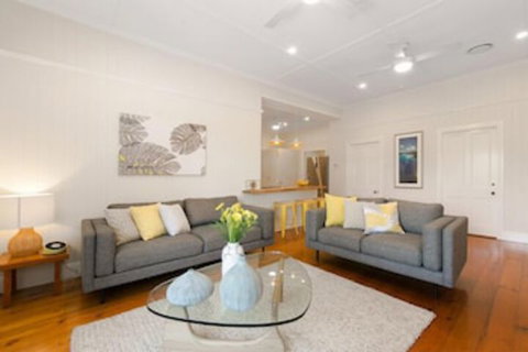 Tallywood 4 Bedroom - Foster Accommodation 2