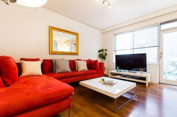 SELENA, 2BDR South Yarra Apartment - Foster Accommodation 0