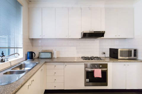 SELENA, 2BDR South Yarra Apartment - Foster Accommodation 2