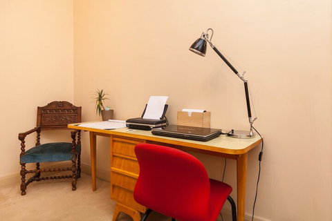 MADELINE, 1BDR Fitzroy Apartment - Foster Accommodation 3