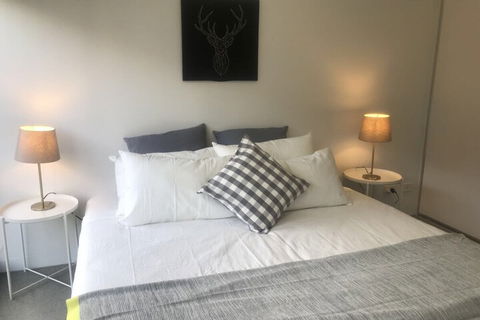 Golding Inn - Foster Accommodation 5