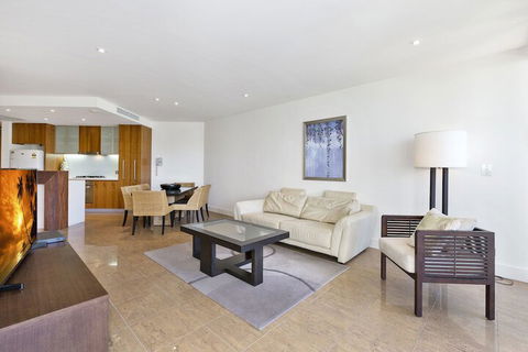 COTTON BEACH On The POOL 66 - Foster Accommodation 2