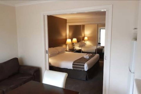 Lakeview Villa's - Foster Accommodation 6