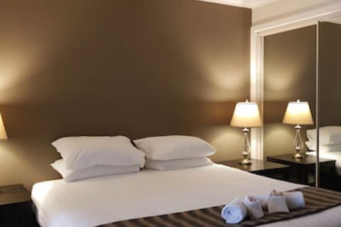 Lakeview Villa's - Foster Accommodation 4