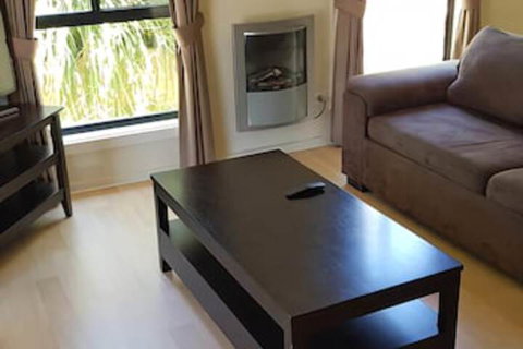 Lakeview Villa's - Foster Accommodation 7