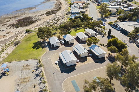 Port Broughton Tourist Park - Foster Accommodation 4