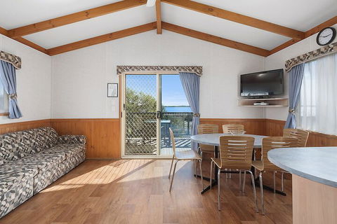 Port Broughton Tourist Park - Foster Accommodation 7