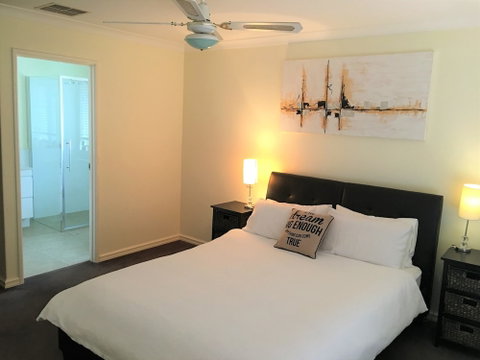 Mindarie Villa - Foster Accommodation 2