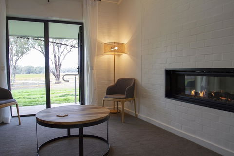Balgownie Estate Winery Retreat & Restaurant - Foster Accommodation 1
