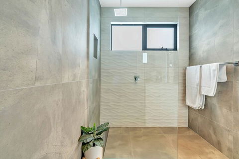 Punchbowl Executive Apartments - Foster Accommodation 6