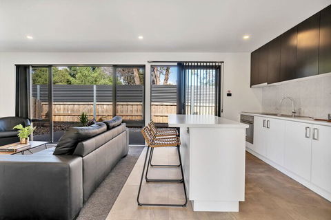 Punchbowl Executive Apartments - Foster Accommodation 4