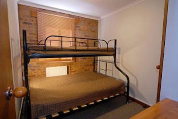 Lawlers 19 - Foster Accommodation 0