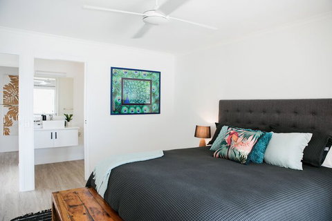 Lazy Days 2 - Foster Accommodation 3