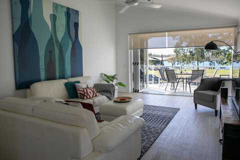 Lazy Days 2 - Foster Accommodation 6