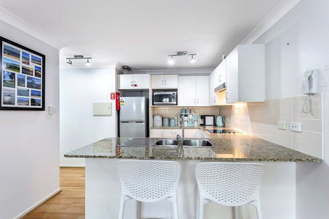 Shoal Bay Beach Apartments, 6/2 Shoal Bay Road - Foster Accommodation 4