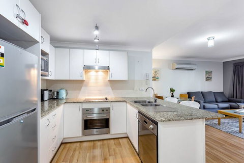 Shoal Bay Beach Apartments, 6/2 Shoal Bay Road - Foster Accommodation 6