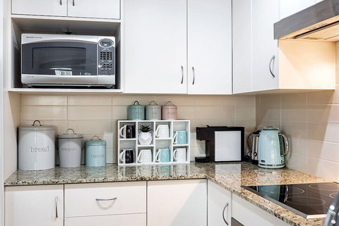 Shoal Bay Beach Apartments, 6/2 Shoal Bay Road - Foster Accommodation 3