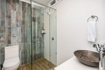 Half Moon Cottage - Foster Accommodation 3