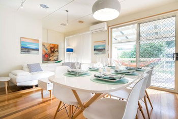 Nautique Beach House - Foster Accommodation 1