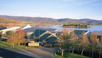 Horizons 414 - Lake Jindabyne Waterfront - Foster Accommodation 2