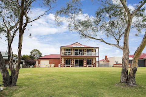 Windy's At Wellington - Foster Accommodation 0
