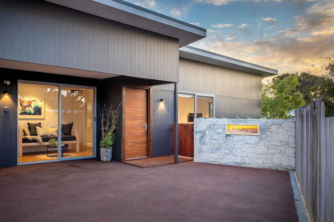 Yallingup Beach Home - Foster Accommodation 0