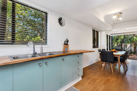 A PERFECT STAY - Mahogany Lodge - Foster Accommodation 3