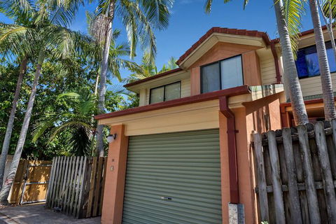A PERFECT STAY - Mahogany Lodge - Foster Accommodation 5