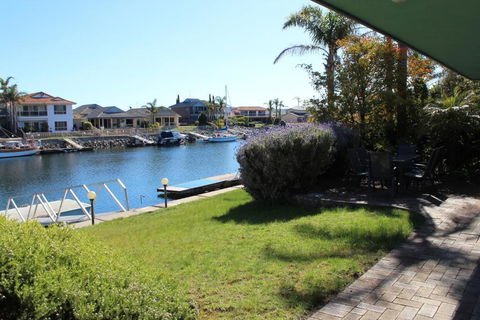 Relax At The Marina - Foster Accommodation 5