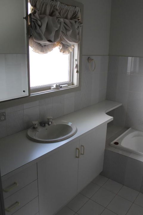 Relax At The Marina - Foster Accommodation 6