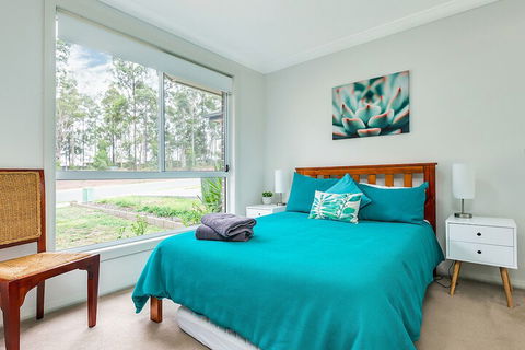 An Ideal Wine Country Getaway Villa - Foster Accommodation 6