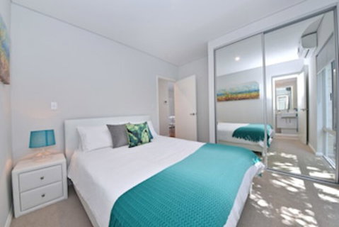 Stylish Apartment Near Perth City 2210 - Foster Accommodation 0