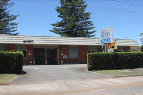 Black Swan Waterfront Motel Not Suitable For Children - Foster Accommodation 1