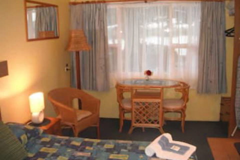 Black Swan Waterfront Motel Not Suitable For Children - Foster Accommodation 2